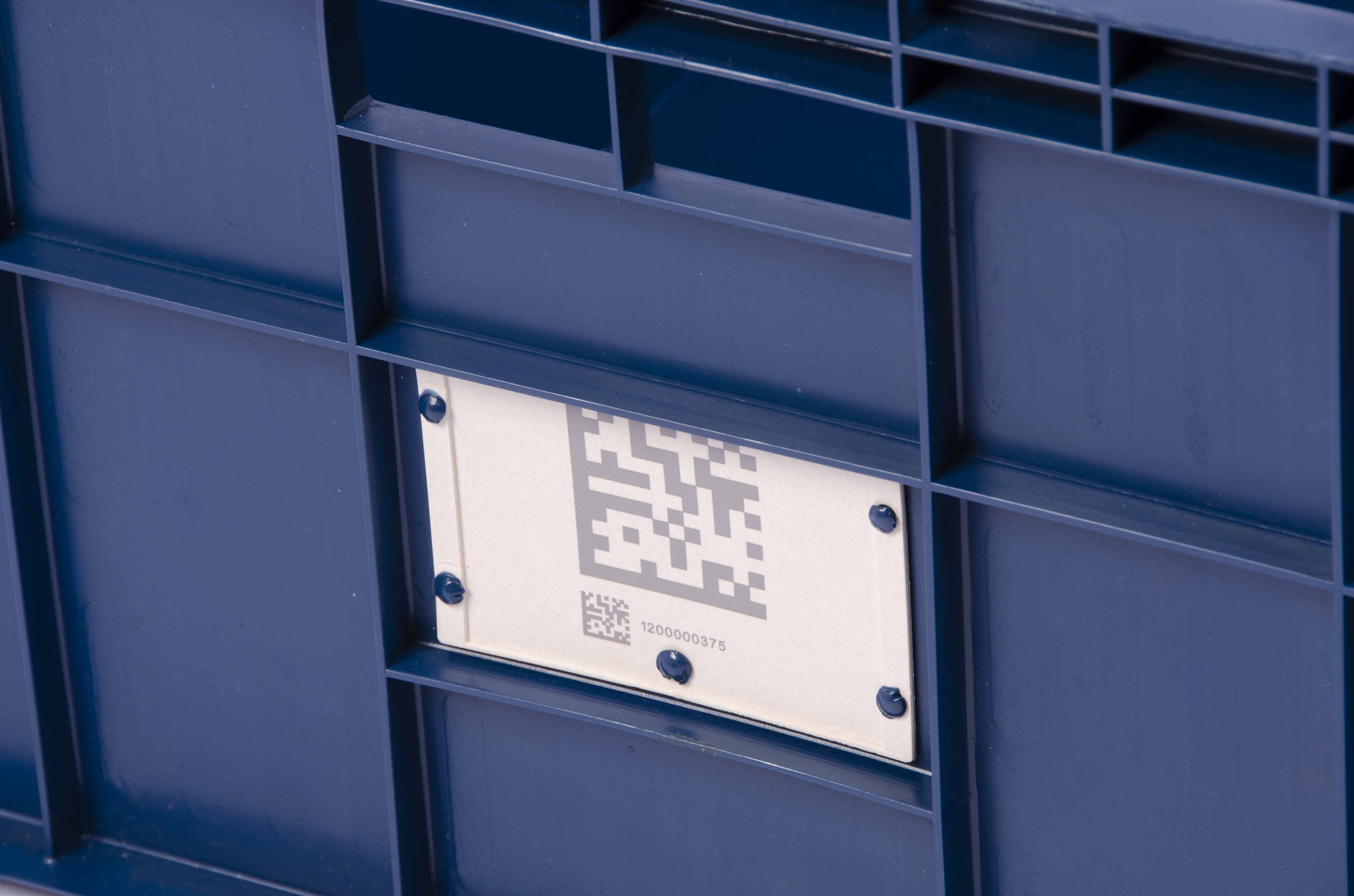 Нанесение QR-кодов на ящики